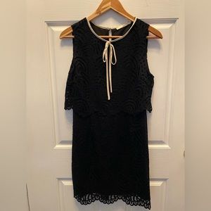 PREOWNED ELLISON WOMEN'S SLEEVELESS BLACK LACE DRESS- SMALL